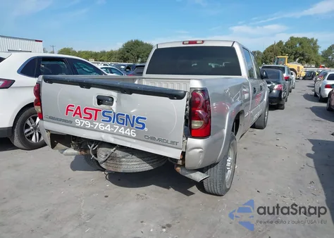 2004 Chevrolet Silverado 2500 Ls z USA, uszkodzony, nr VIN 1GCGC23U94F176306